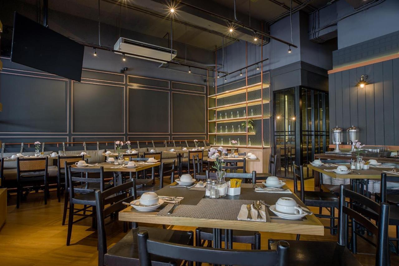 Artotel Ts Suites Surabaya Exteriör bild