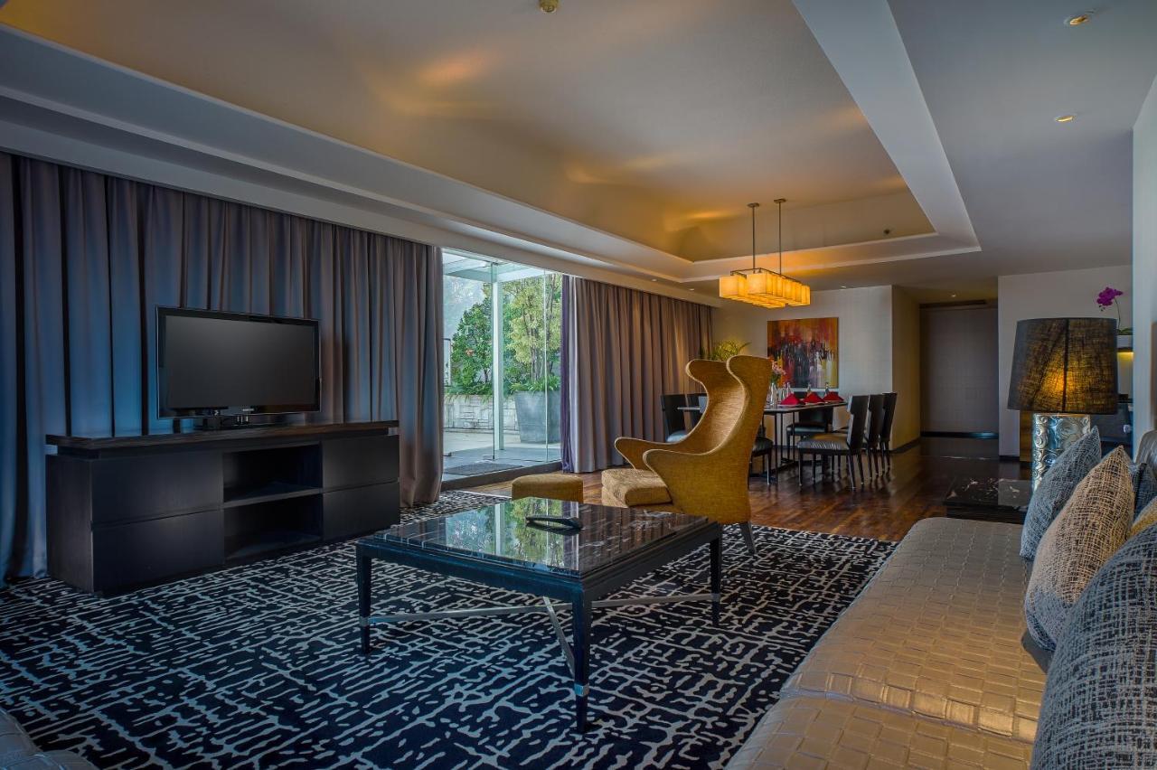 Artotel Ts Suites Surabaya Exteriör bild