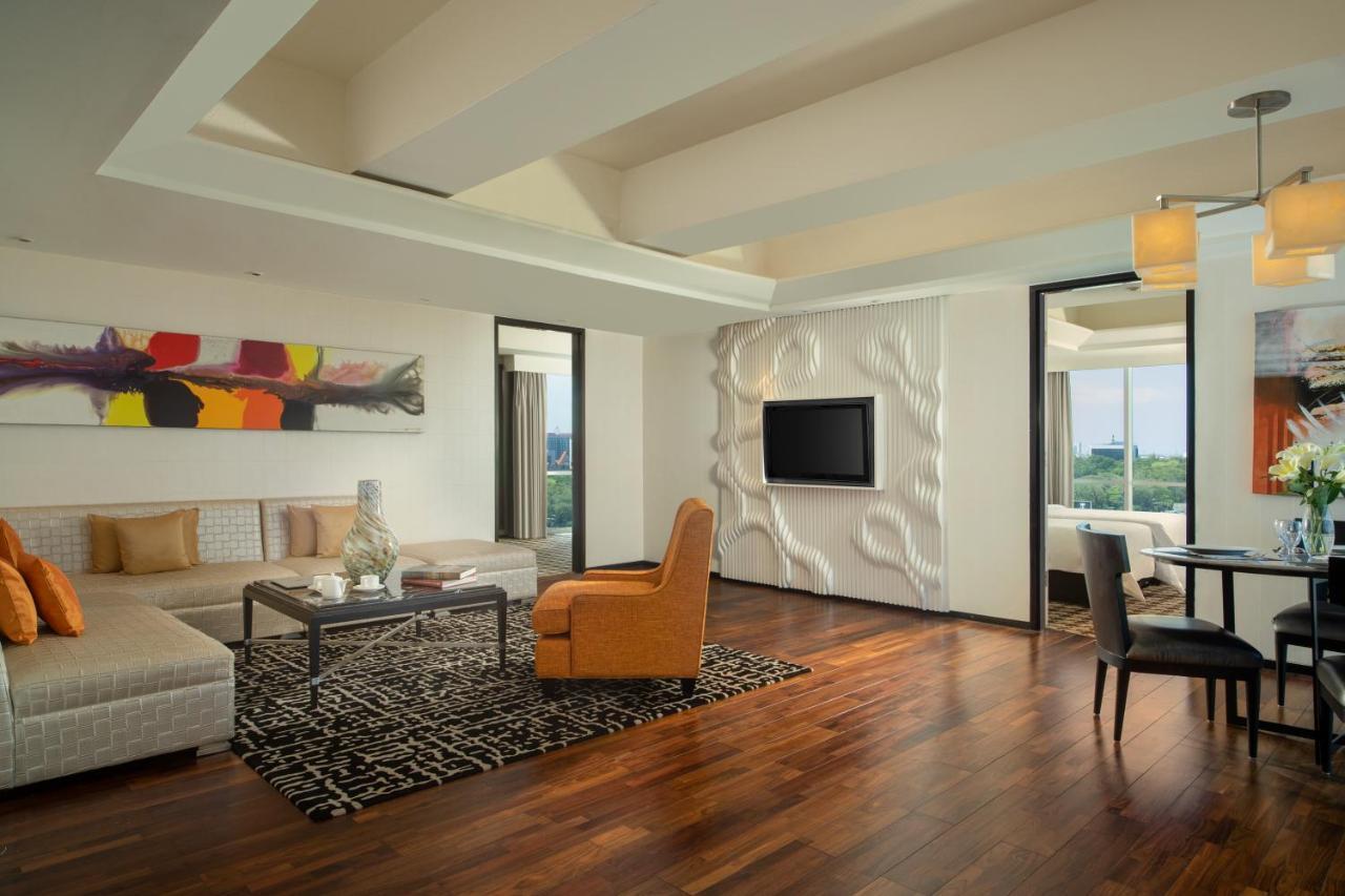 Artotel Ts Suites Surabaya Exteriör bild