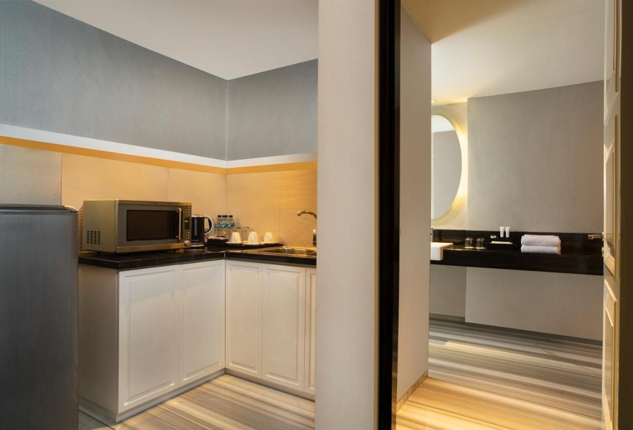 Artotel Ts Suites Surabaya Exteriör bild